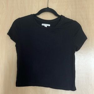 American Eagle cropped black shirt